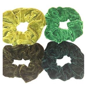 Peter Pan Velvet Scrunchies Set